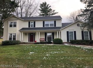 2415 Red Maple Ct, Troy, MI 48098