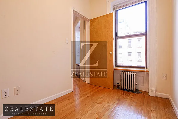 Rented by ZealEstate Group Inc | media 18