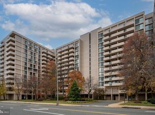 4141 N Henderson Rd APT 702, Arlington, VA 22203