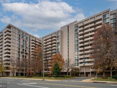 4141 N Henderson Rd APT 702, Arlington, VA, 22203