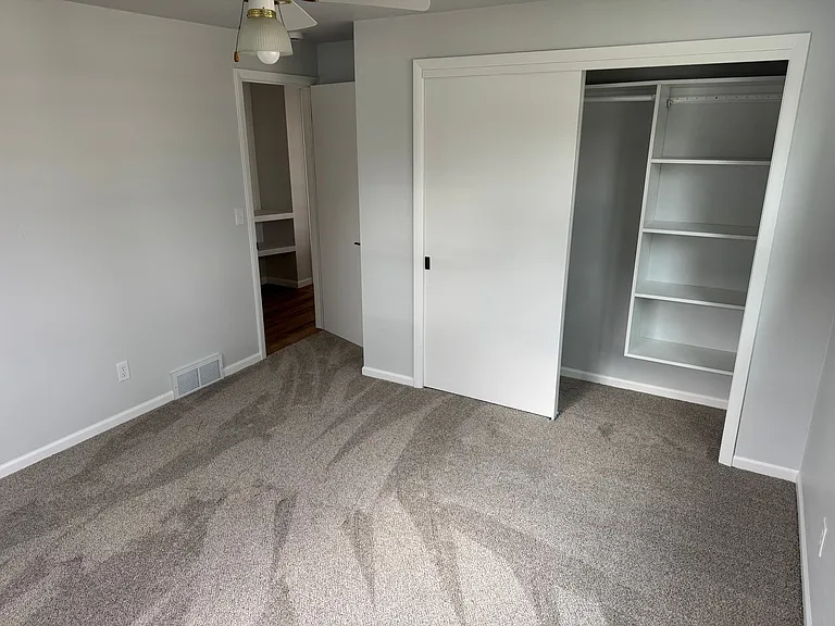 102 Lynn Dr — Photo 6