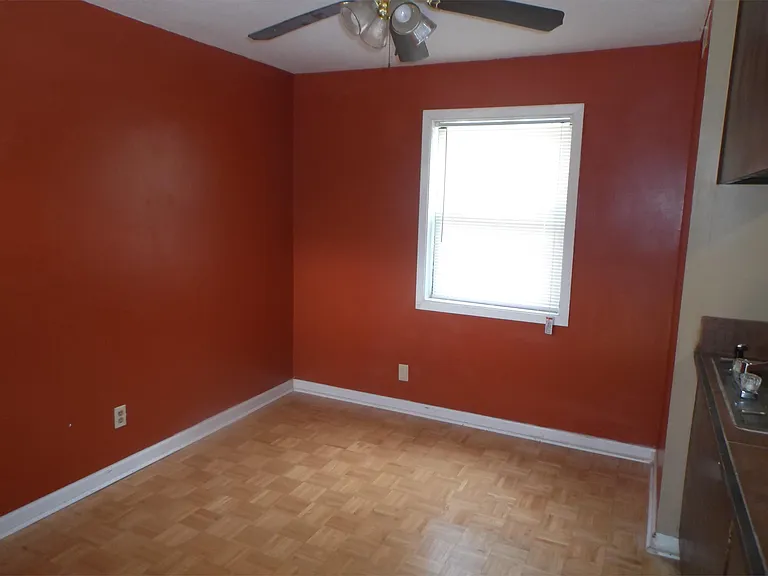 5 Crestwood Cir — Photo 6