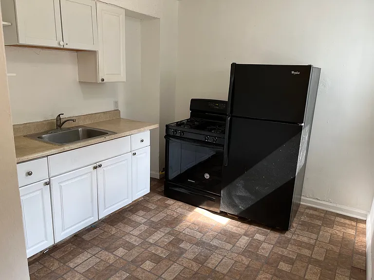 916 Gibson St #2 — Photo 11
