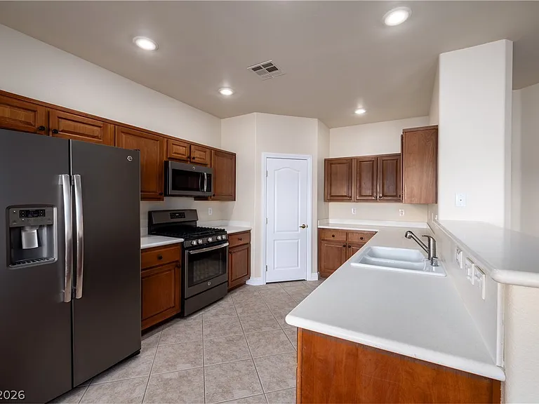 1726 Little Crow Ave — Photo 12