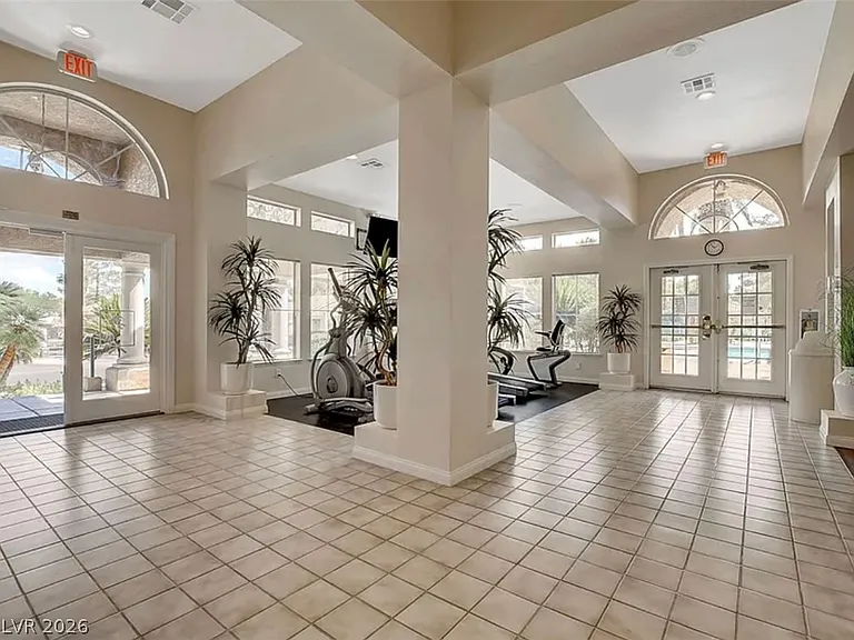 3121 Siena Cir — Photo 35