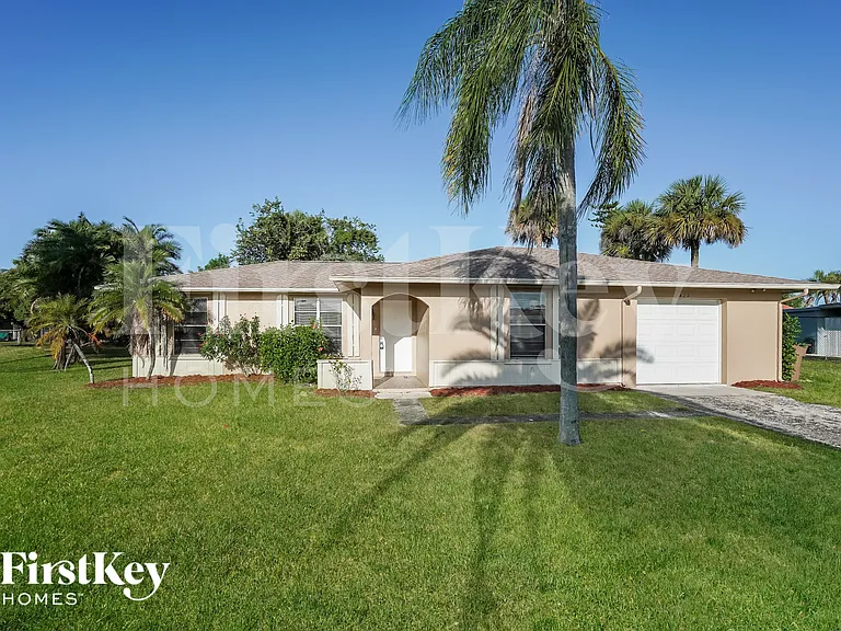 1423 Caywood Cir S — Photo 1