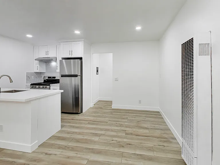 3012 E 18th St #17 — Photo 4