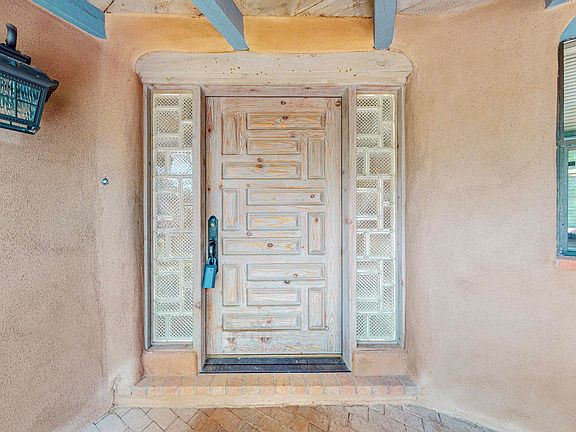 5th image of 909 El Alhambra Cir NW