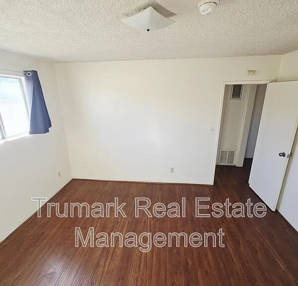 4619 Lexington Ave #5 — Photo 13