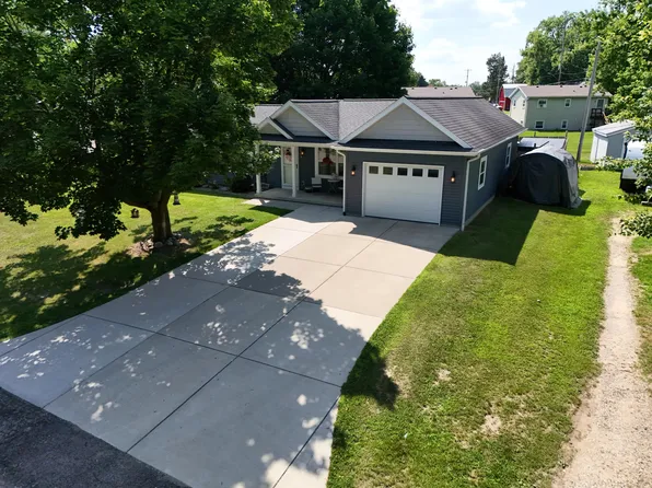 398 Lee St, Sunfield, MI 48890