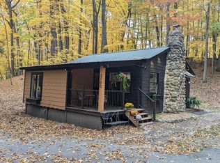 3700 Paradise Dr, West Bend, WI 53095