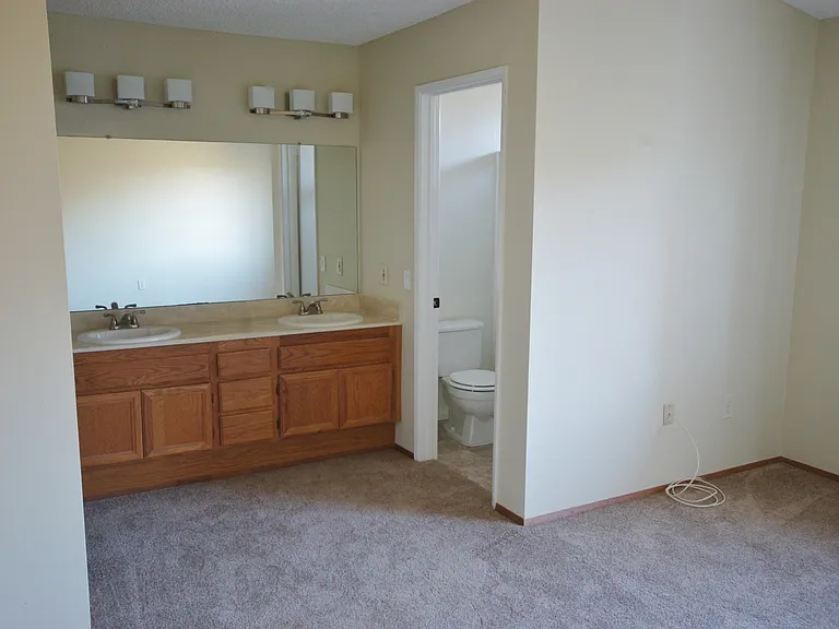 2824 Winthrop Ave — Photo 4
