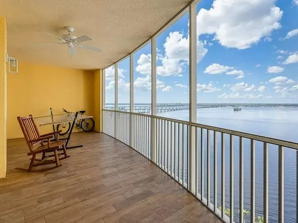 2743 1st St, Fort Myers, FL