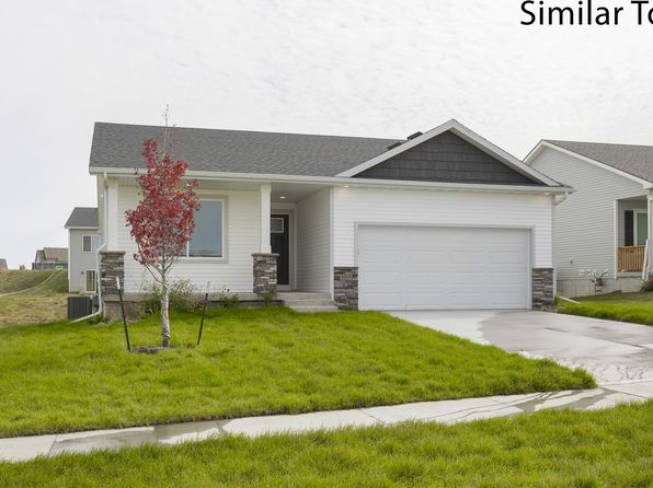 1101 Featherstone Ave NE, Bondurant, IA 50035