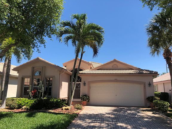 Home For Sale In Valencia Isles