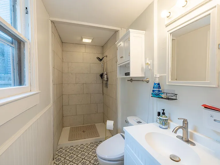 2205 Pleasant St — Photo 15