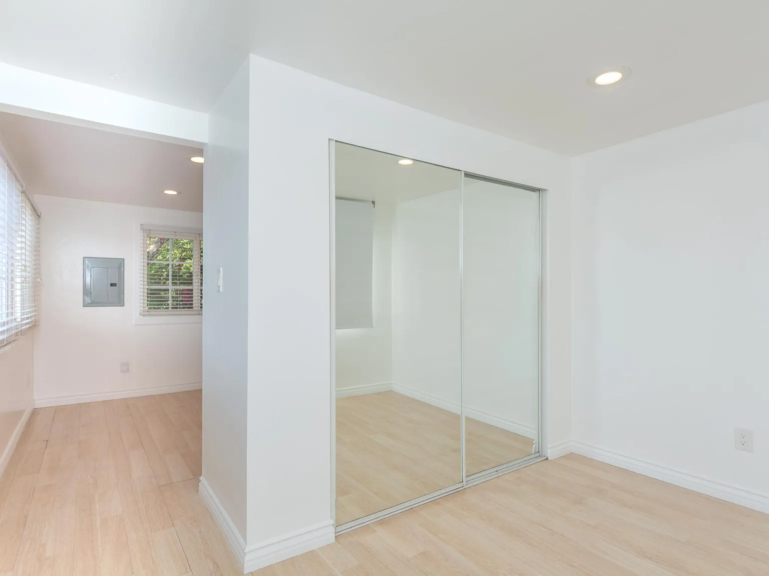 1 bed, 450 sqft, $2,500 — Photo 4