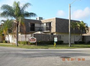8108 SW 23rd St, North Lauderdale, FL 33068