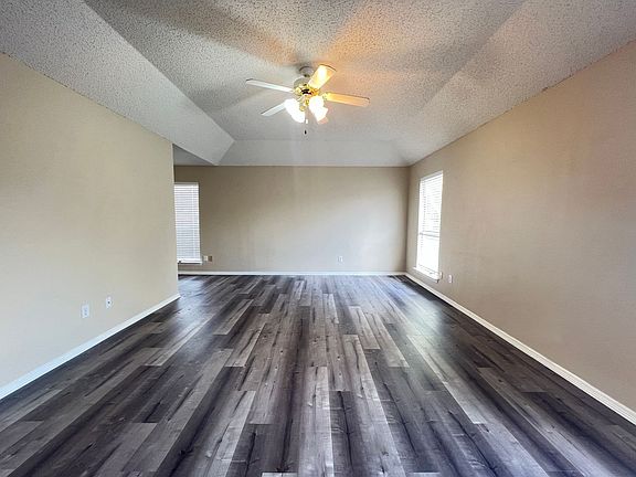 3rd image of 3033 Brookshire Dr