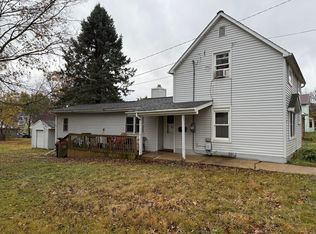 625 W Ordway St, Freeport, IL 61032