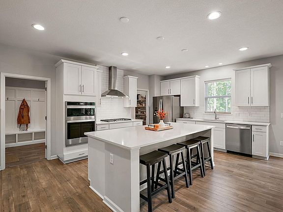 3rd image of 506 Twinflower Rd