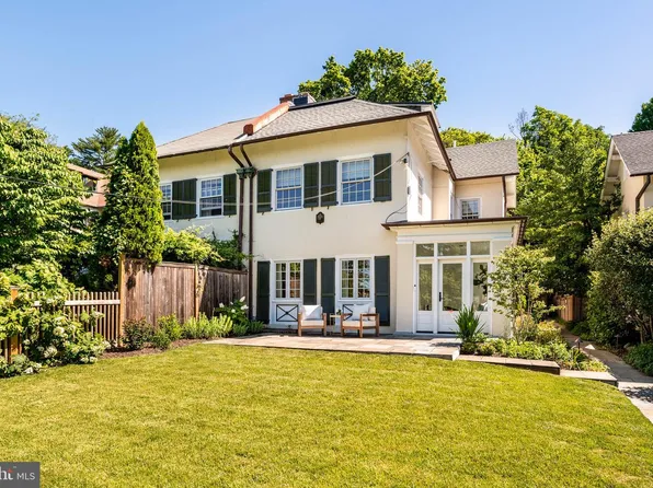 8713 Shawnee St, Philadelphia, PA 19118