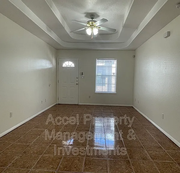 1712 Phoenix St #3 — Photo 3
