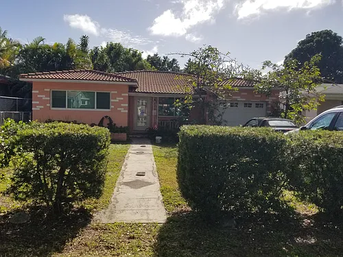 2814 Washington St Photo 1