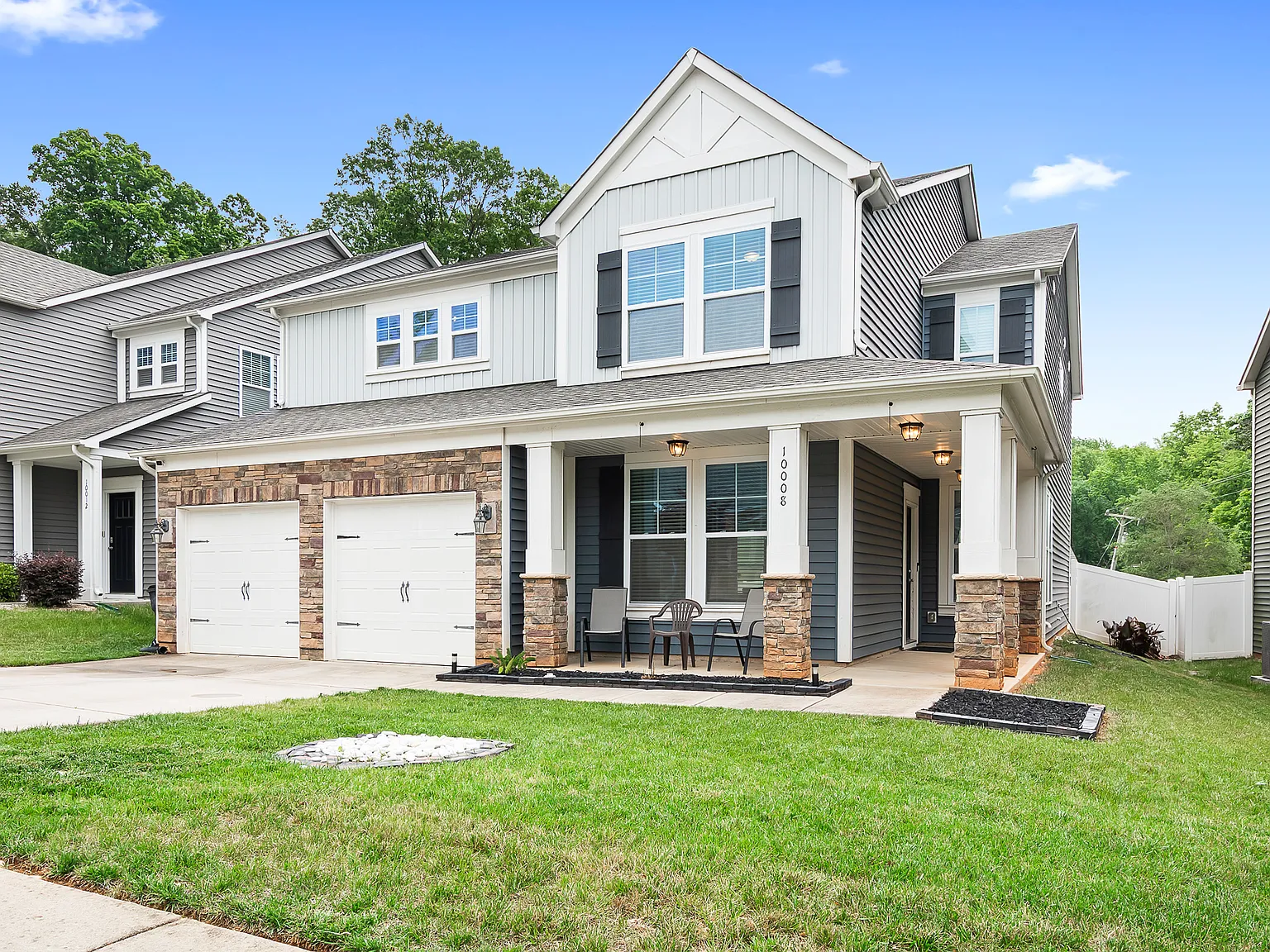 6 bed, 3281 sqft, $3,100 — Photo 2
