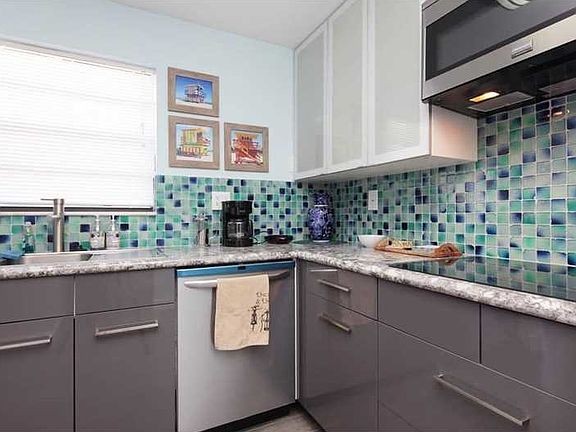2nd image of 1418 Collins Ave APT 304