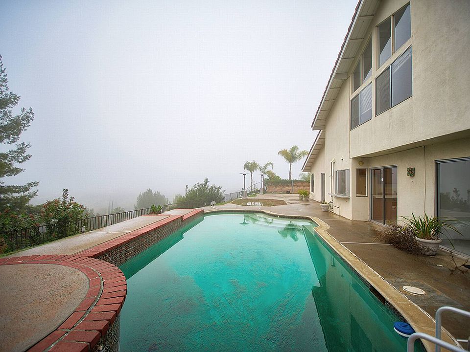 1st image of 3808 Gleneagles Dr