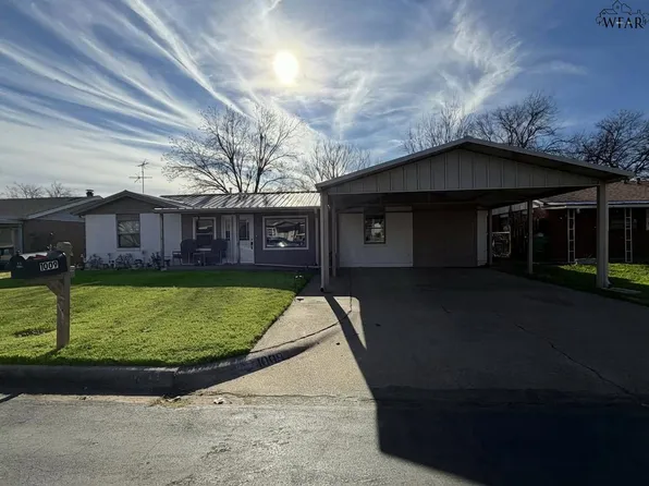 1009 W Louisa Ave, Iowa Park, TX 76367