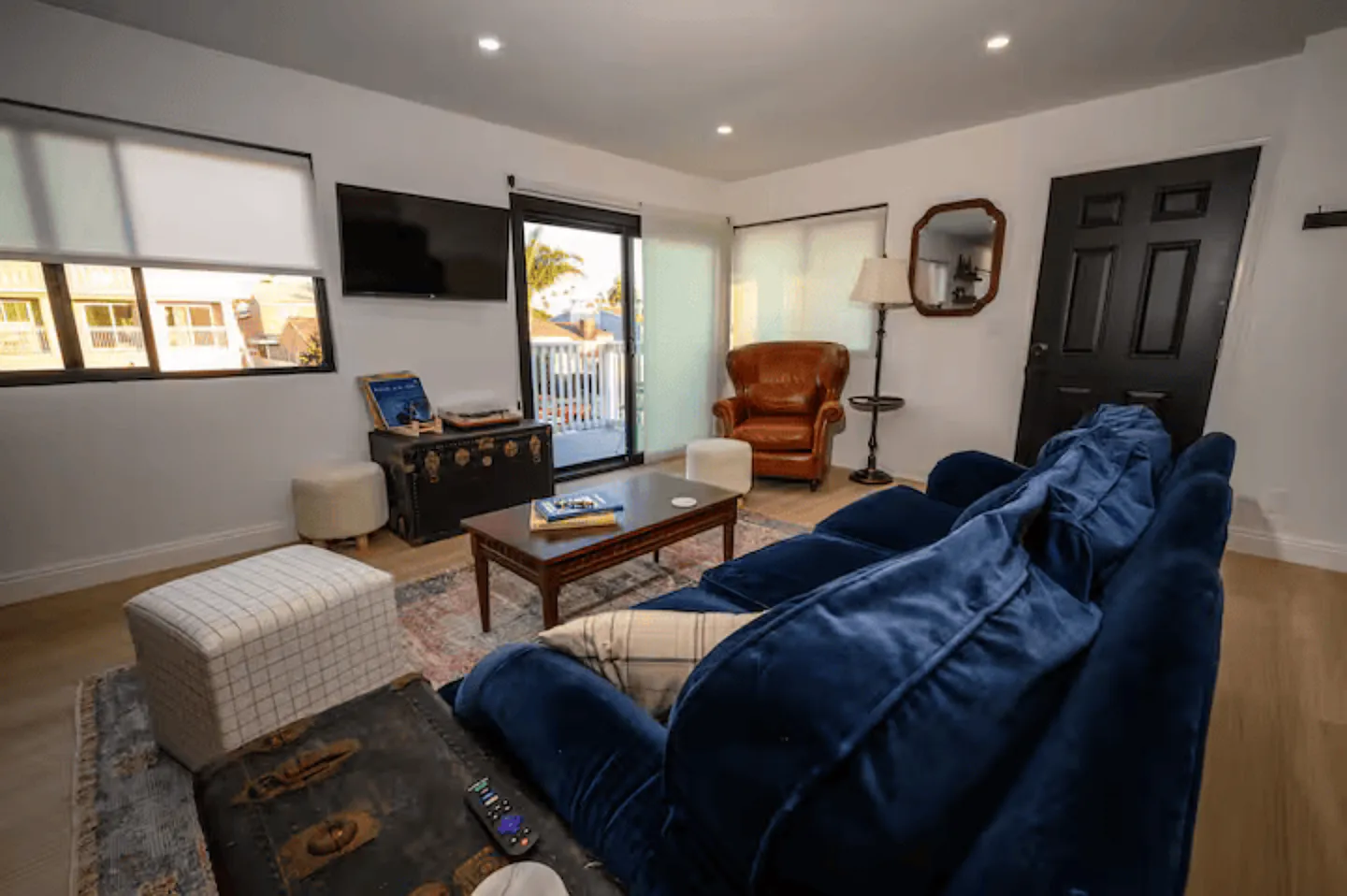 2 bed, 950 sqft, $5,000 — Photo 2