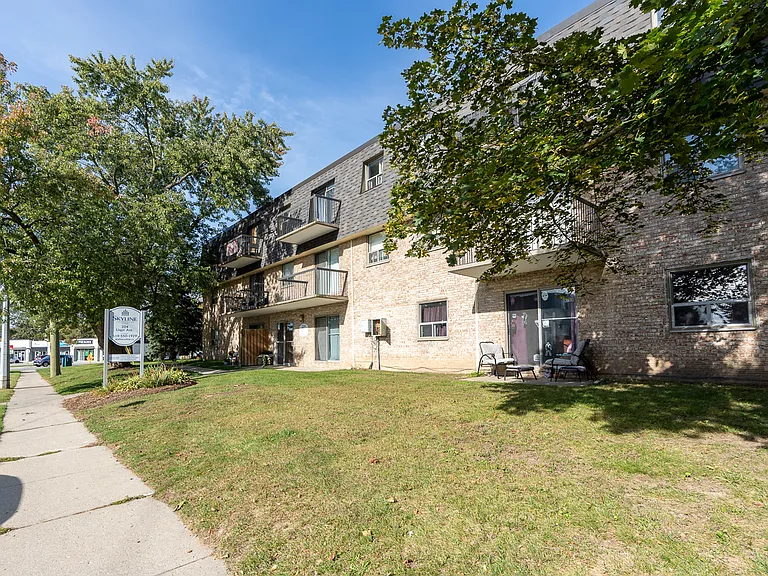 204 Lisgar Ave — Photo 6