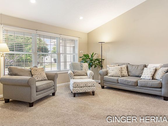 5th image of 10840 Skylane Ct