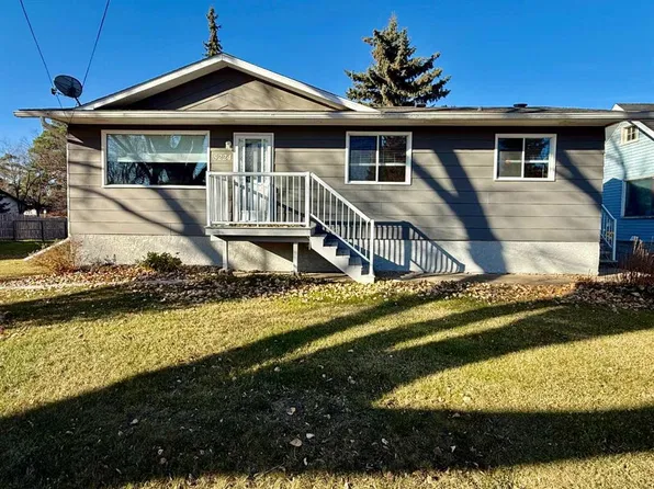 5224 52nd St, Provost, AB T0B 3S0
