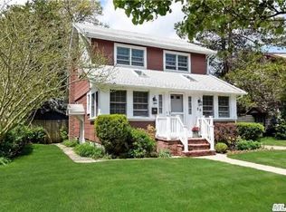 29 Clark Ave, Lynbrook, NY 11563