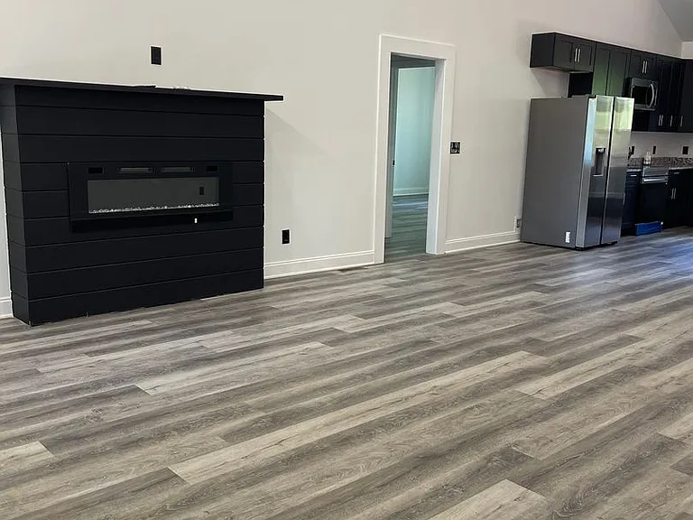 1395 Willow Creek Ln — Photo 4