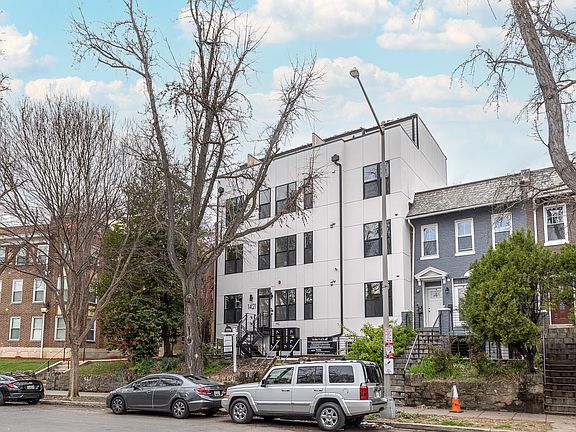 2nd image of 1421 Spring Rd NW #302