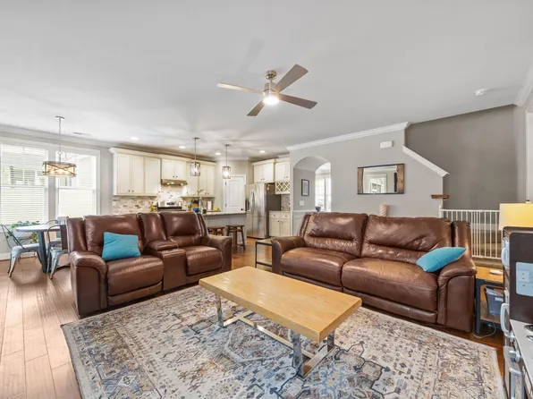 3724 Massey Ridge Ct, Raleigh, NC 27616