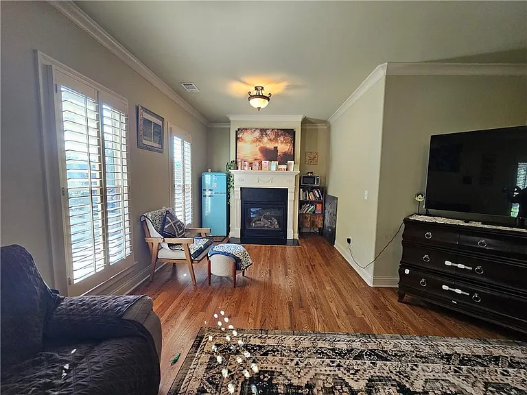 10924 Waters Rd — Photo 23