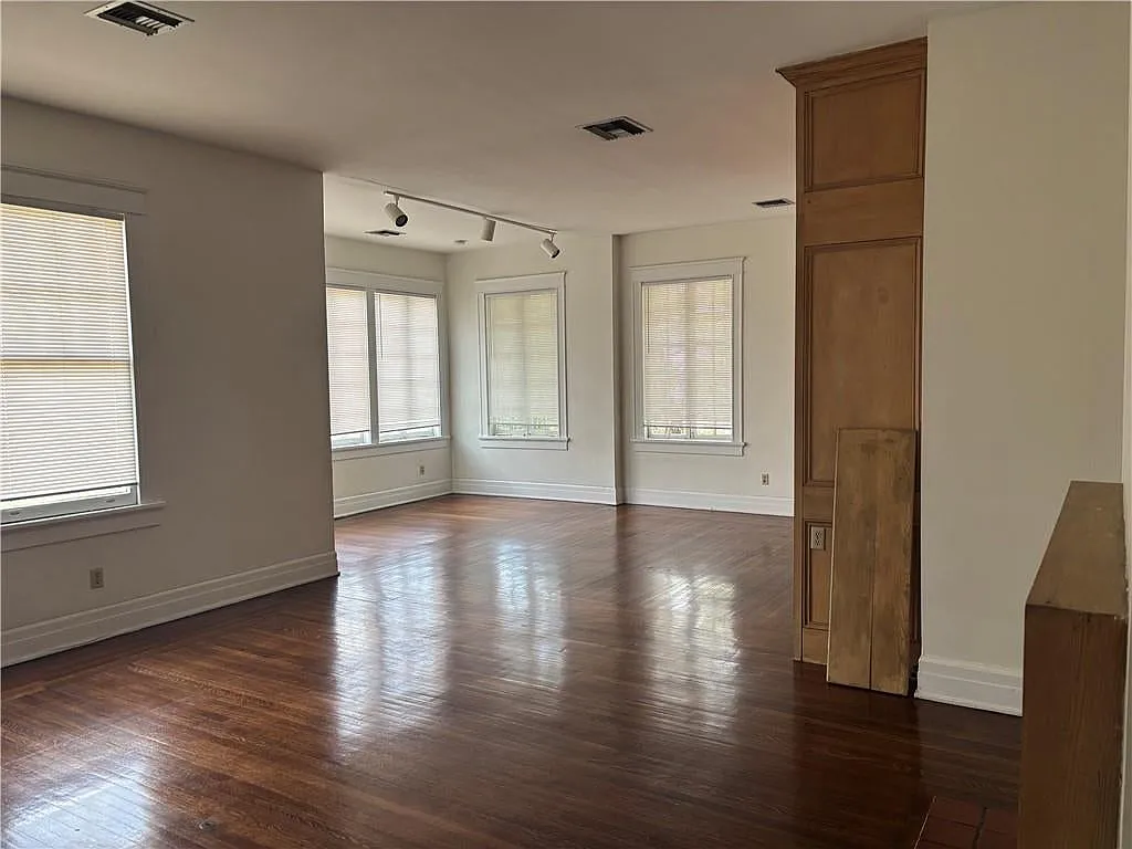 2 bed, 1200 sqft, $1,750 — Photo 2