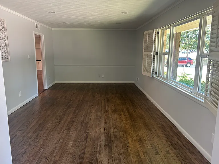 1511 Wysong Dr — Photo 3