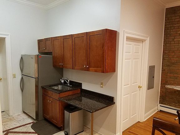 4th image of 231 Summit Ave