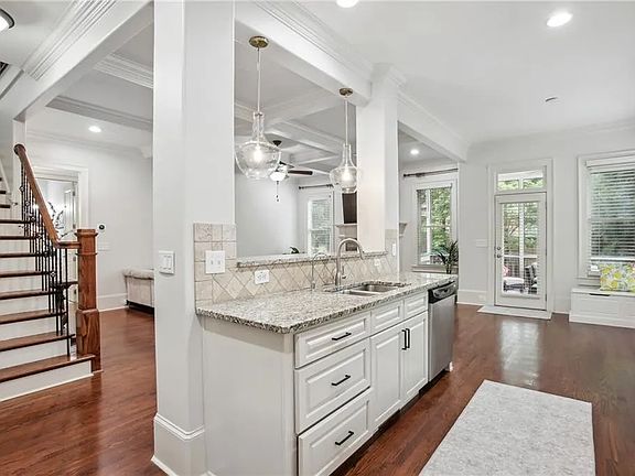 5th image of 10944 Waters Rd