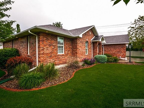 3rd image of 126 Plantation Ln