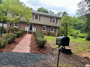 3856 Reynolda Rd, Winston Salem, NC 27106