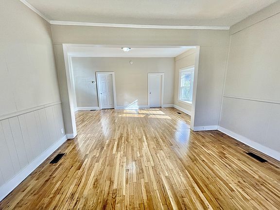2nd image of 2096 Bourdon St