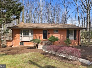 7220 Brookcrest Pl, Annandale, VA 22003