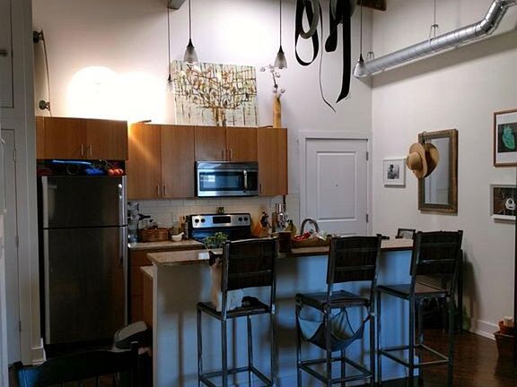 2nd image of 208 E Leigh St APT 6